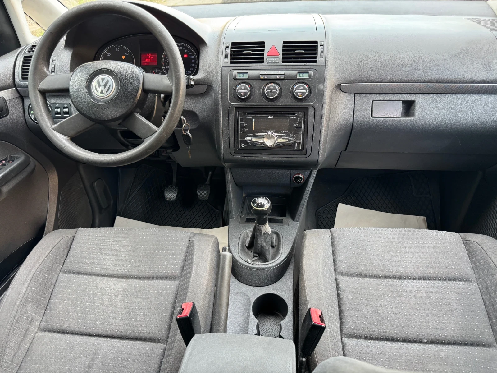 VW Touran 1.9 tdi 105, снимка 7 - Автомобили и джипове - 55151389