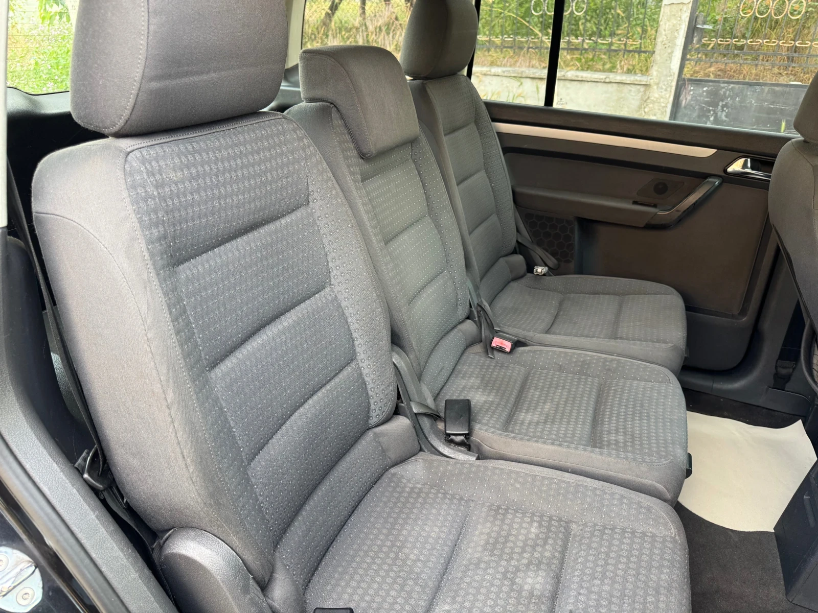 VW Touran 1.9 tdi 105, снимка 9 - Автомобили и джипове - 55151389