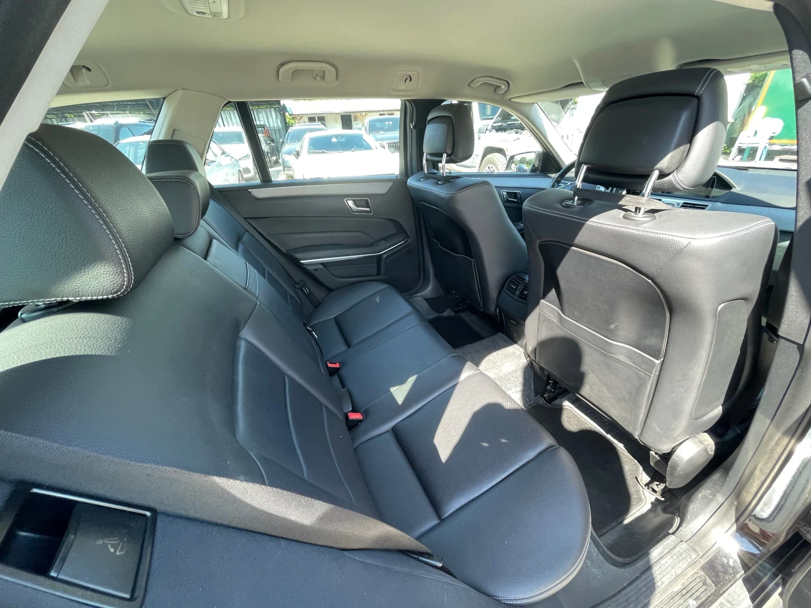Mercedes-Benz E 200, снимка 12 - Автомобили и джипове - 55204164