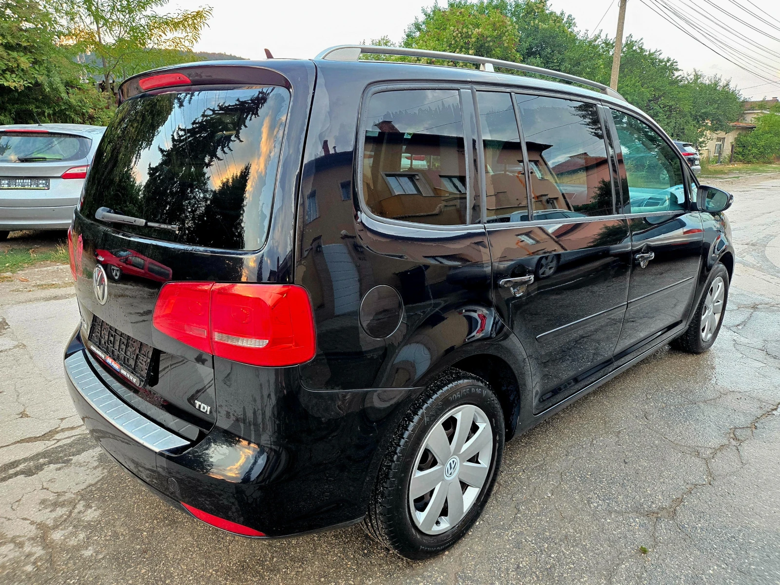 VW Touran TDI Германия Нави Клима Темпомат 7-Седалки 1Соб.Е5, снимка 6 - Автомобили и джипове - 55599229