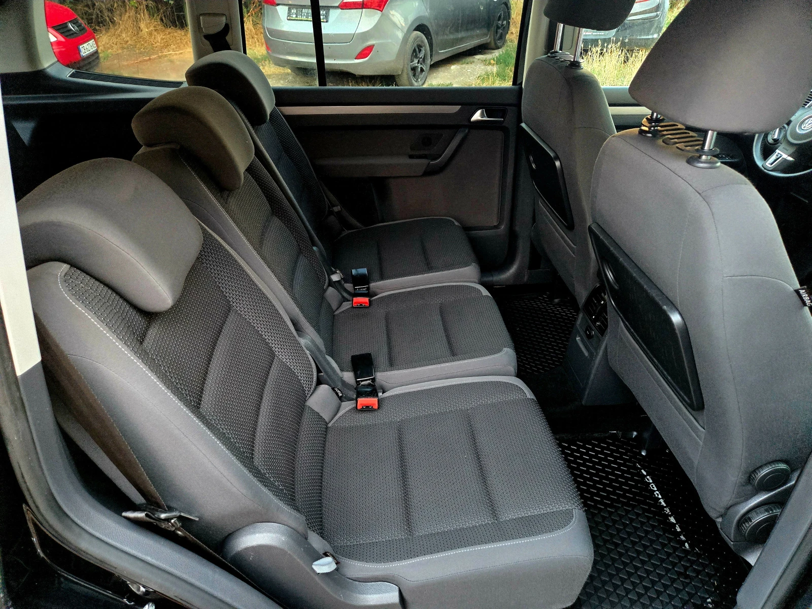 VW Touran TDI Германия Нави Клима Темпомат 7-Седалки 1Соб.Е5, снимка 11 - Автомобили и джипове - 55599229