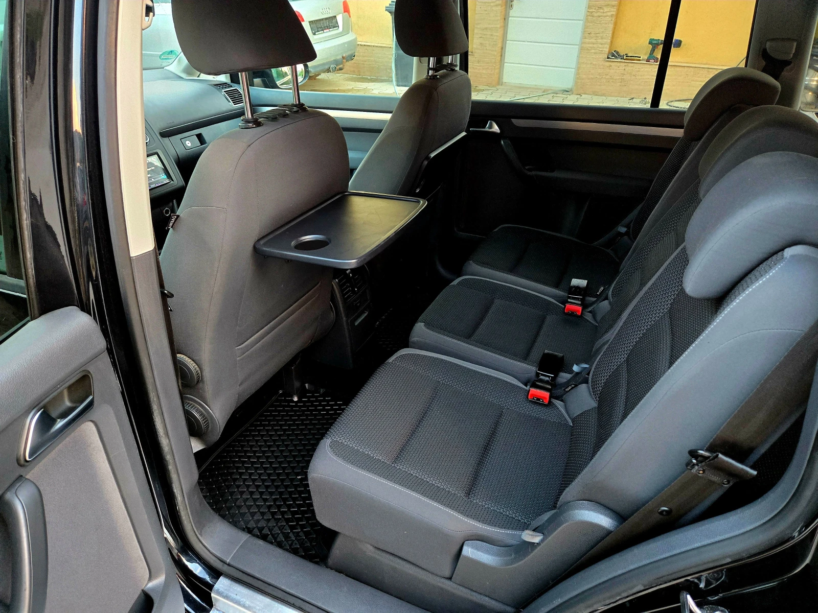 VW Touran TDI Германия Нави Клима Темпомат 7-Седалки 1Соб.Е5, снимка 10 - Автомобили и джипове - 55599229