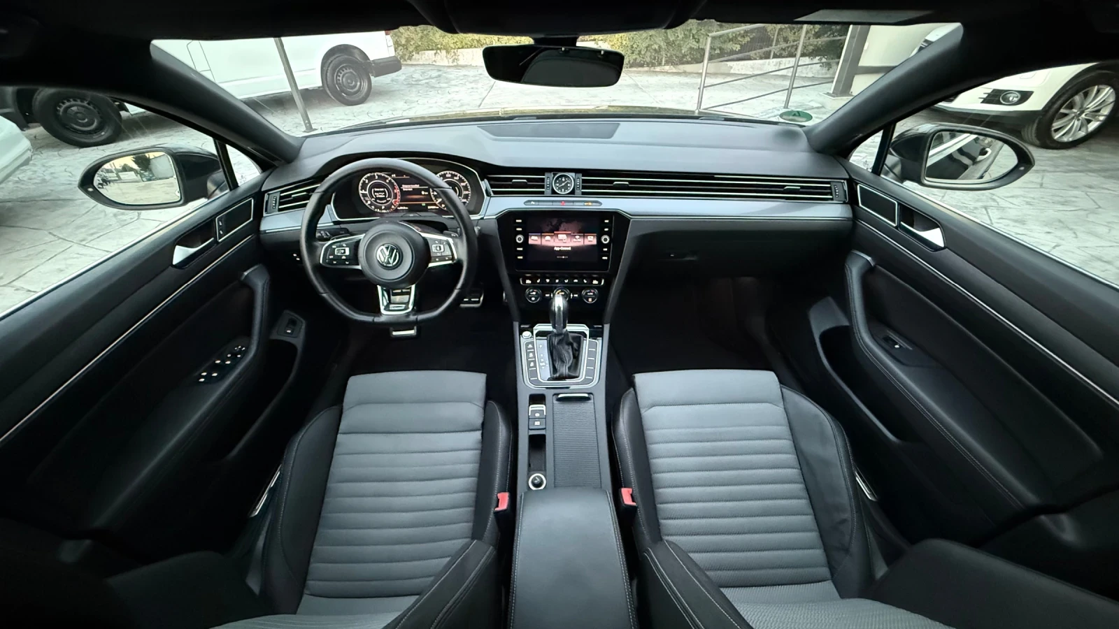 VW Passat 3 х R-LINE , снимка 10 - Автомобили и джипове - 55780840