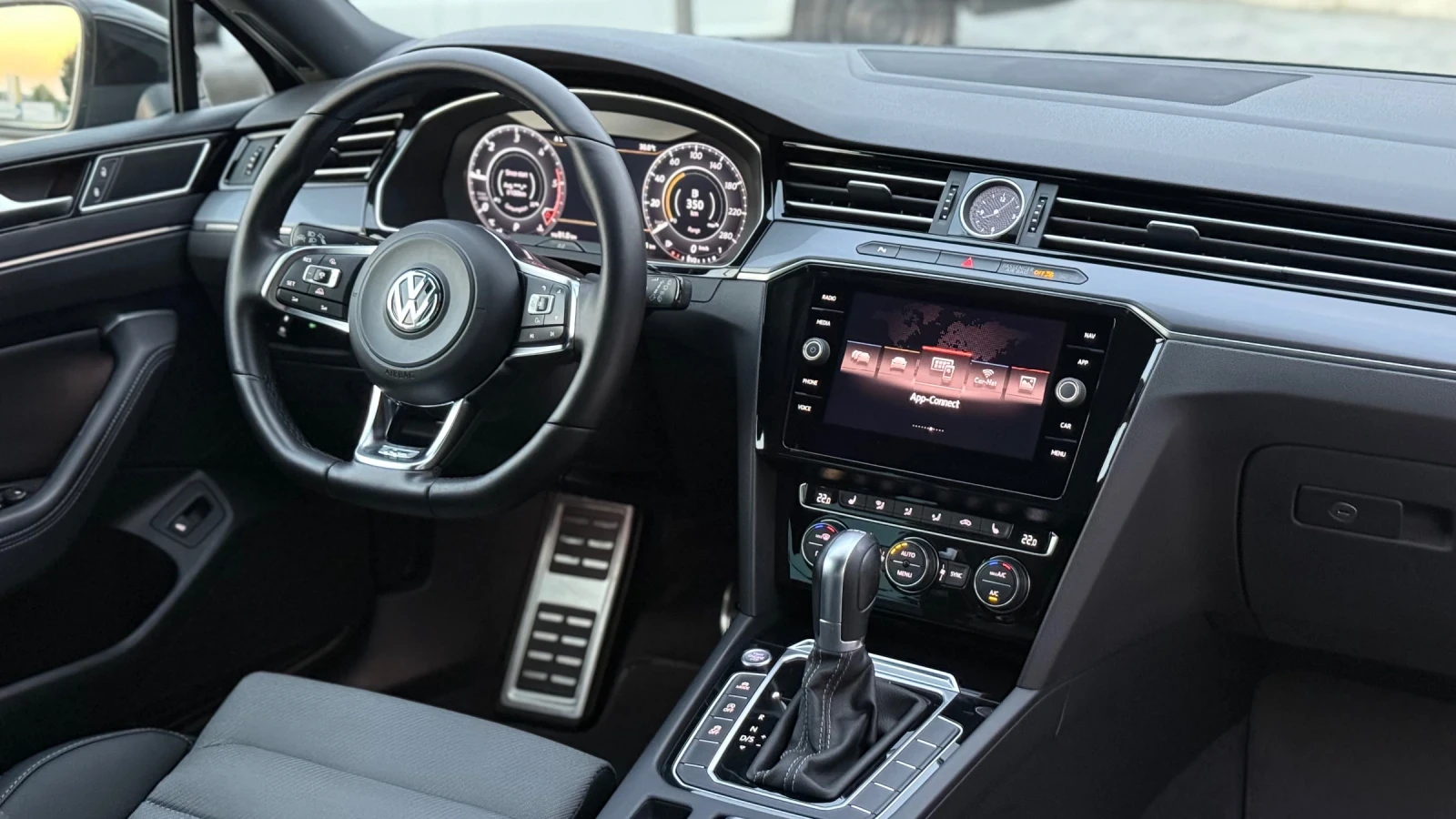 VW Passat 3 х R-LINE , снимка 11 - Автомобили и джипове - 55780840
