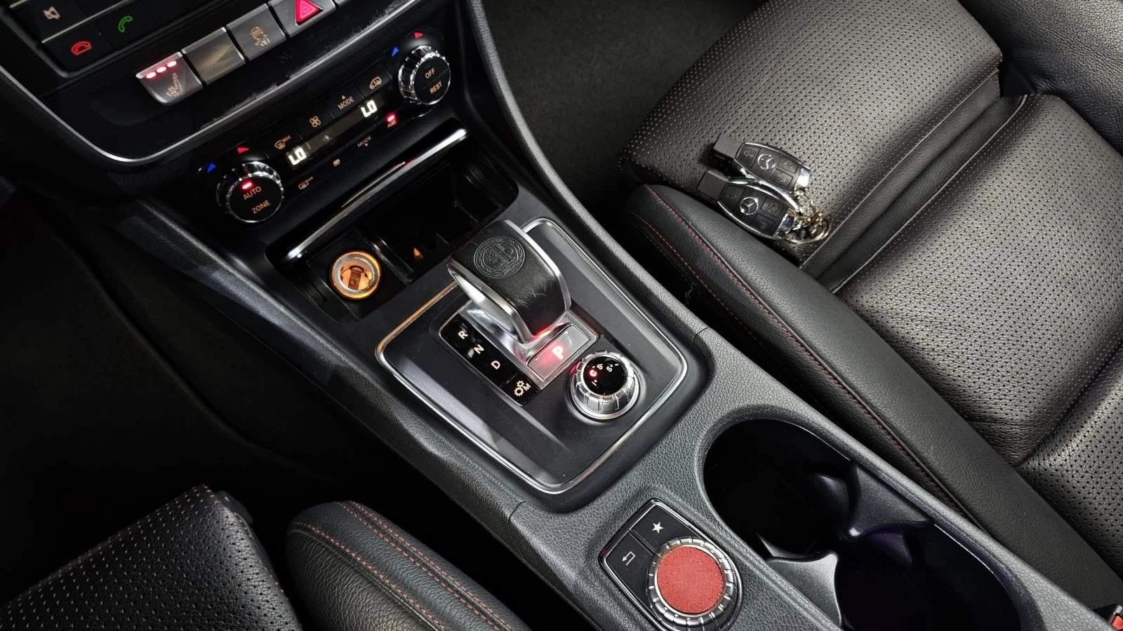 Mercedes-Benz CLA 45 AMG, снимка 9 - Автомобили и джипове - 56685428