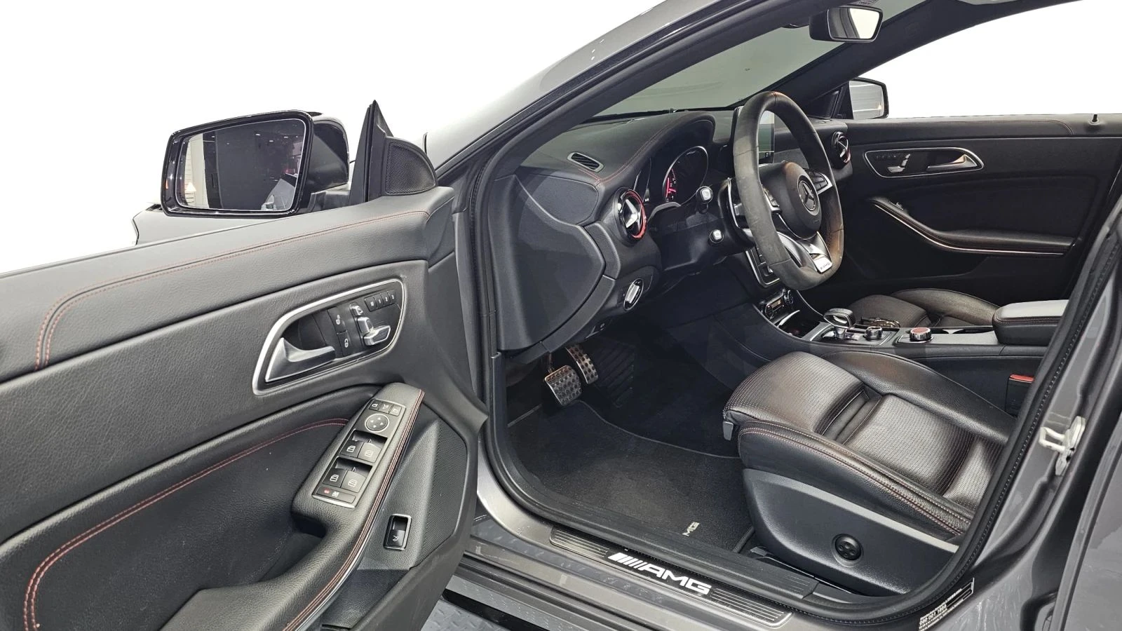 Mercedes-Benz CLA 45 AMG, снимка 10 - Автомобили и джипове - 56685428