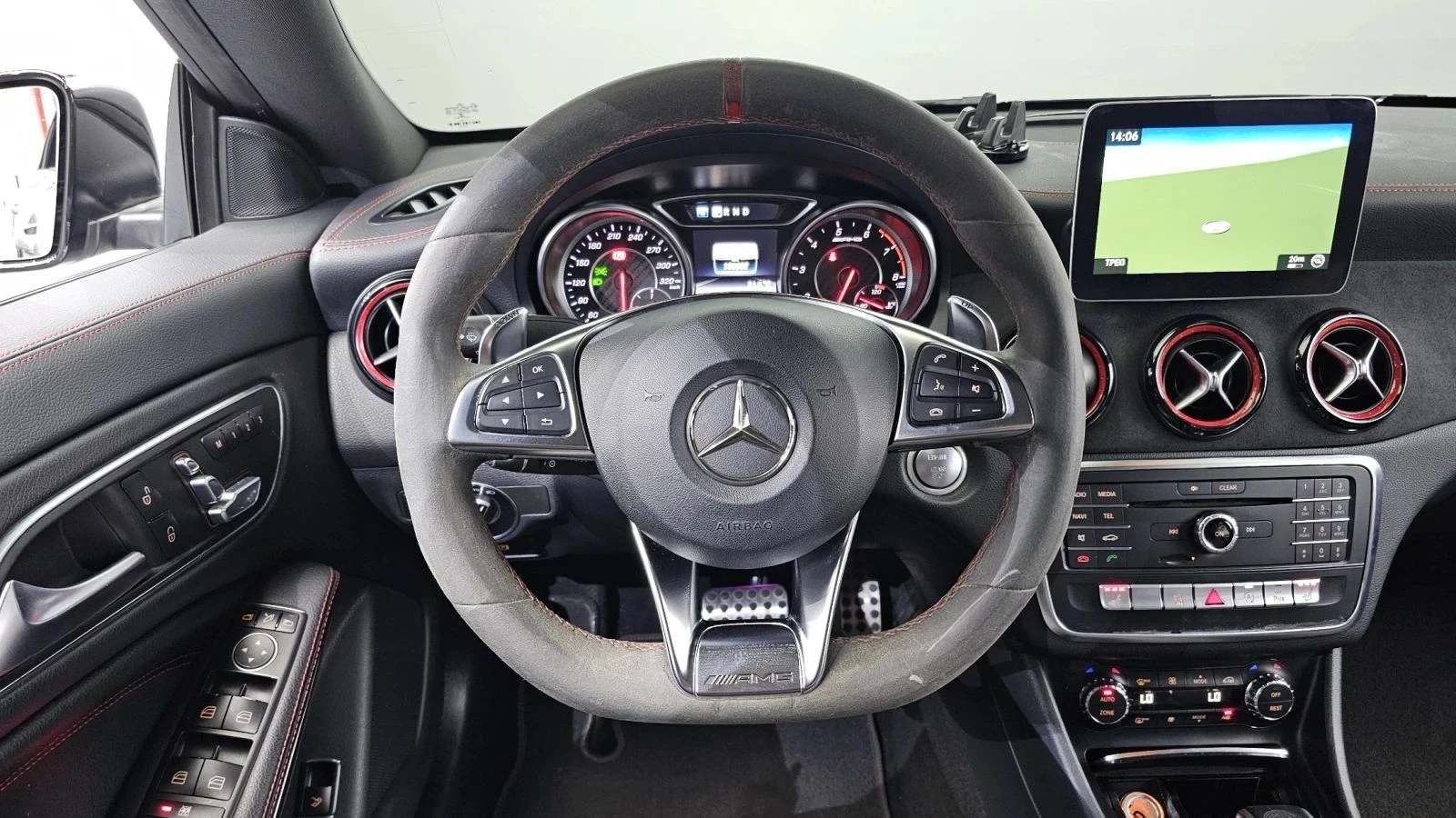 Mercedes-Benz CLA 45 AMG, снимка 14 - Автомобили и джипове - 56685428