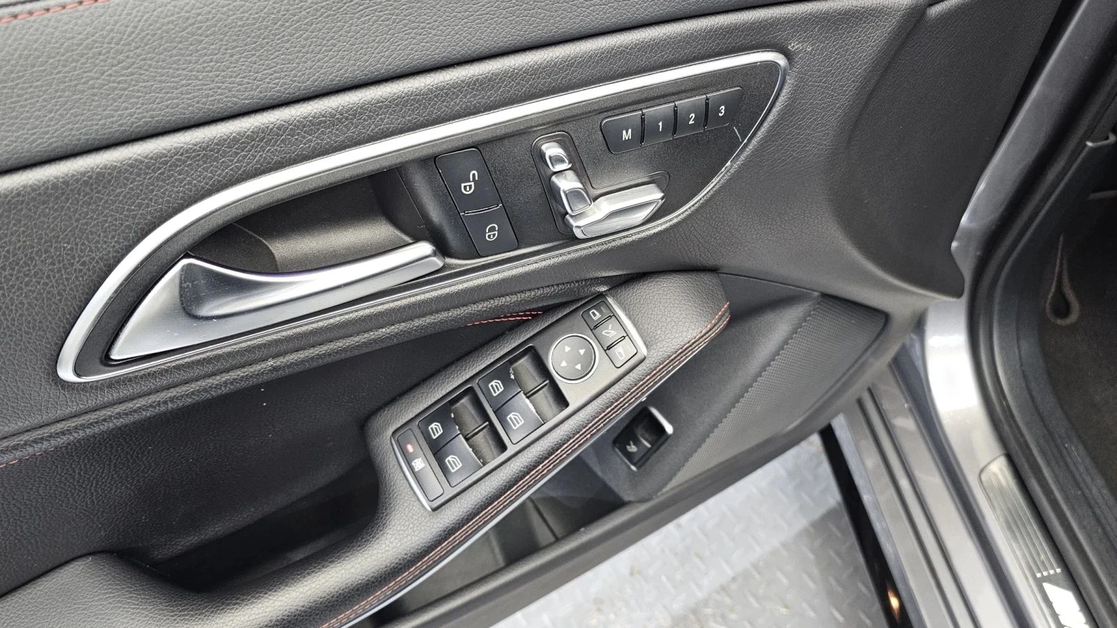 Mercedes-Benz CLA 45 AMG, снимка 13 - Автомобили и джипове - 56685428