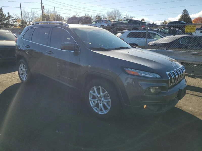 Jeep Cherokee 3.2L 6 4x4 w/Front Whl Drv, снимка 6 - Автомобили и джипове - 48396036