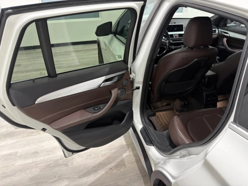 BMW X1 * xDrive28i * CARFAX * 2 КЛЮЧА * ПАМЕТ * ПОДГРЕВИ, снимка 13 - Автомобили и джипове - 53252468