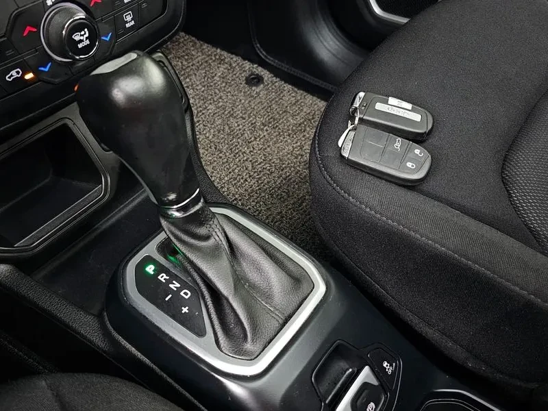 Jeep Renegade  2.4 Longitude High, снимка 9 - Автомобили и джипове - 55264166