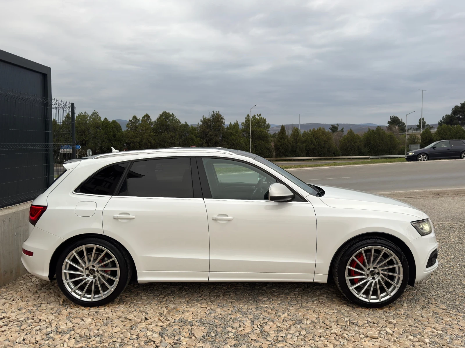 Audi SQ5 3.0BITDI* 313* CARBON* B&O* PANO* 21 VOSSEN* , снимка 4 - Автомобили и джипове - 53906648