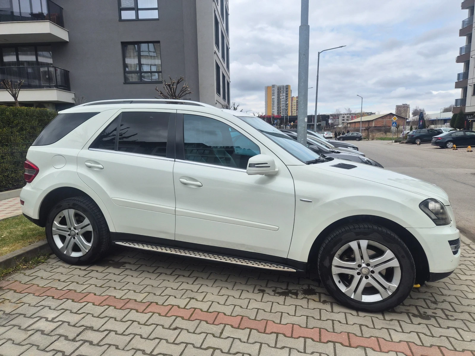 Mercedes-Benz ML 350 Grand Edition, снимка 4 - Автомобили и джипове - 54016002