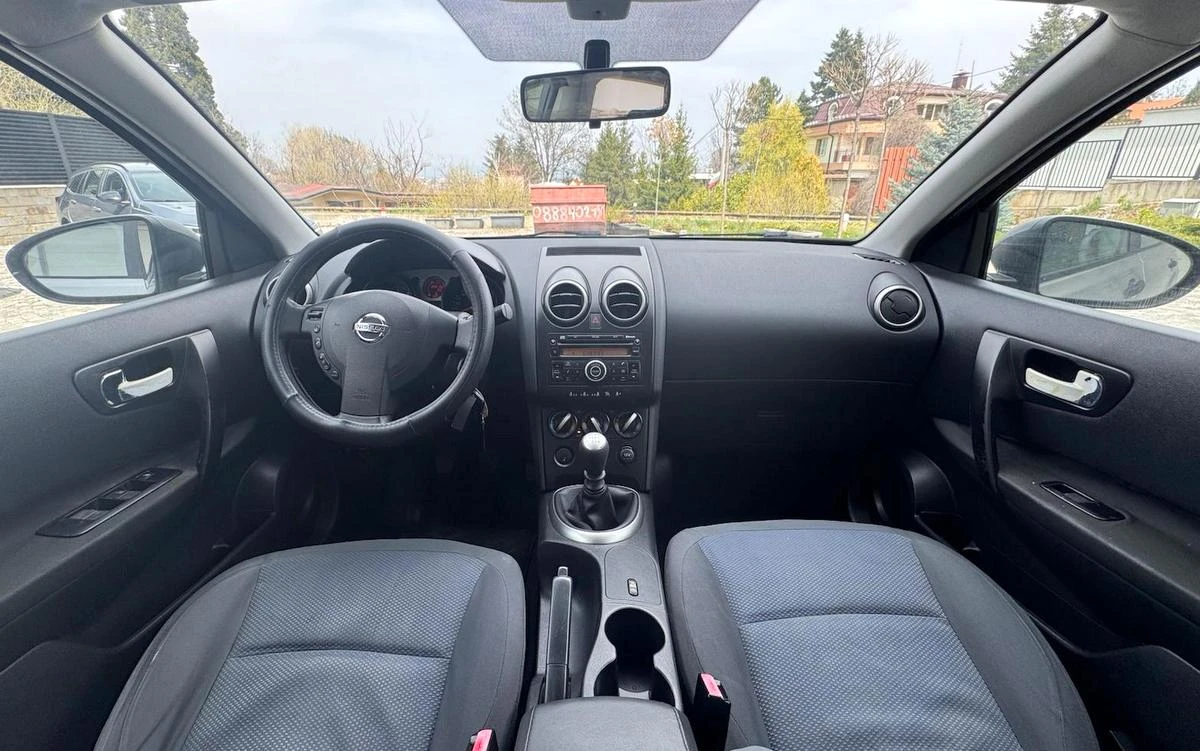Nissan Qashqai 1.5 dCI 6-скорости, снимка 8 - Автомобили и джипове - 54196393