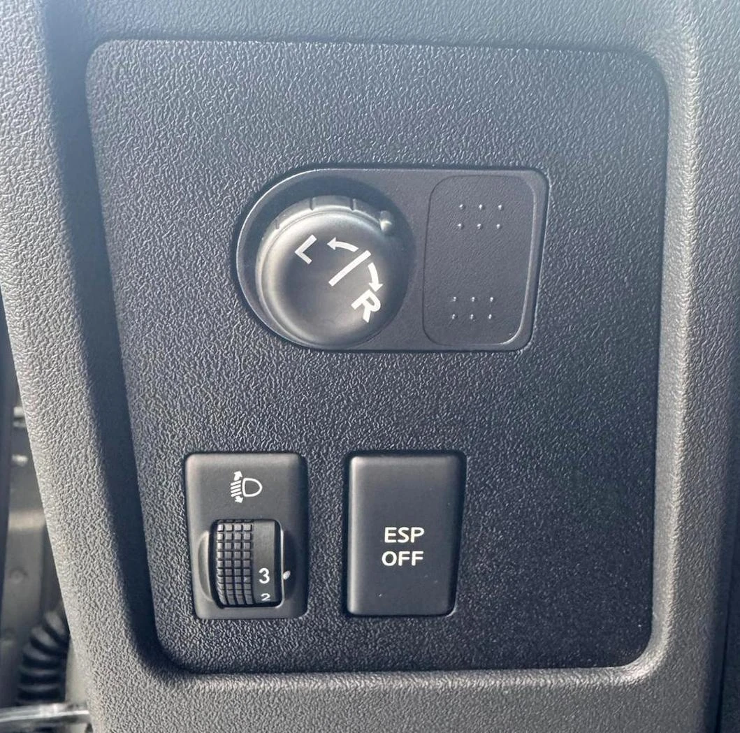 Nissan Qashqai 1.5 dCI 6-скорости, снимка 11 - Автомобили и джипове - 54196393