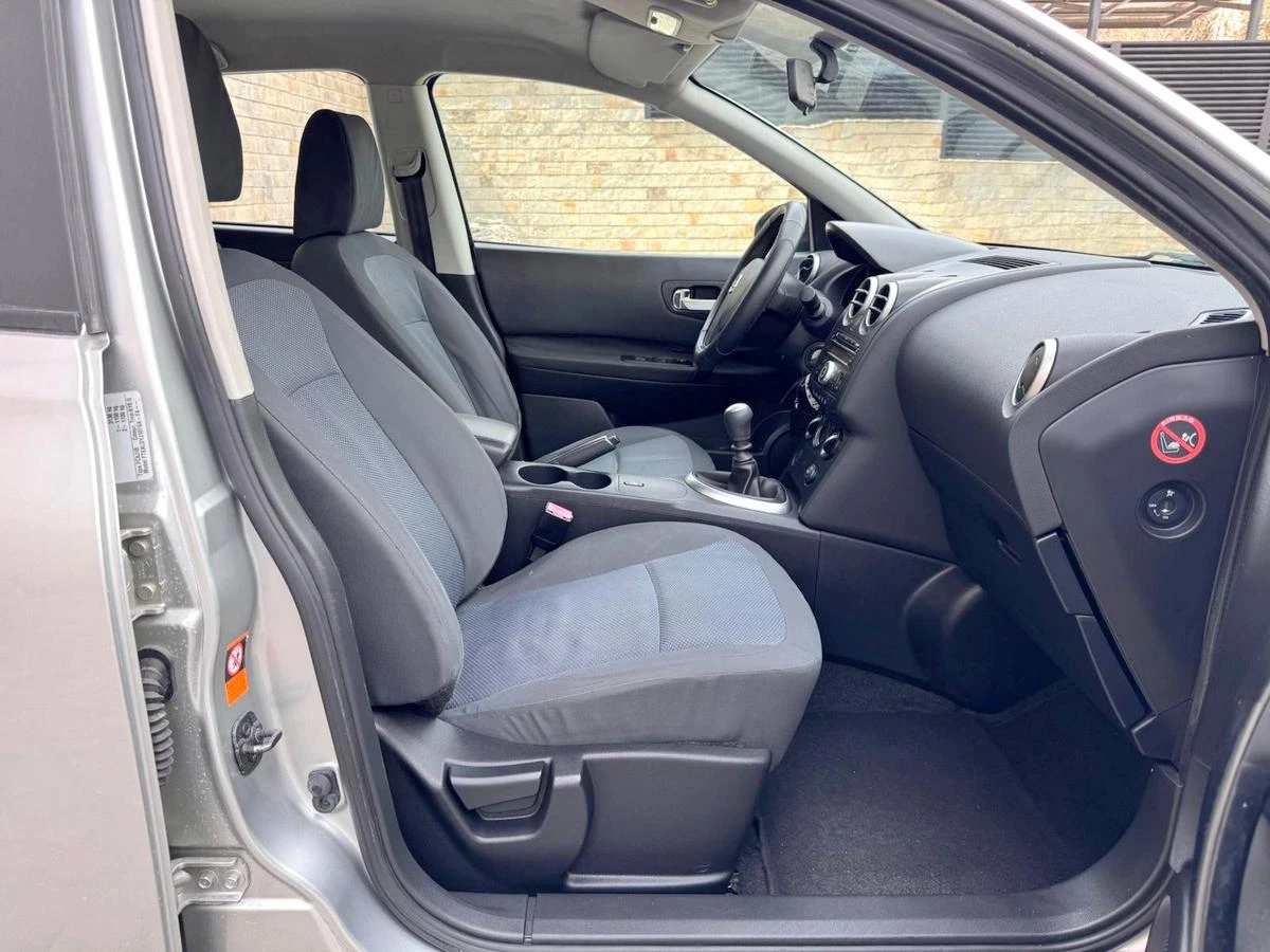Nissan Qashqai 1.5 dCI 6-скорости, снимка 12 - Автомобили и джипове - 54196393