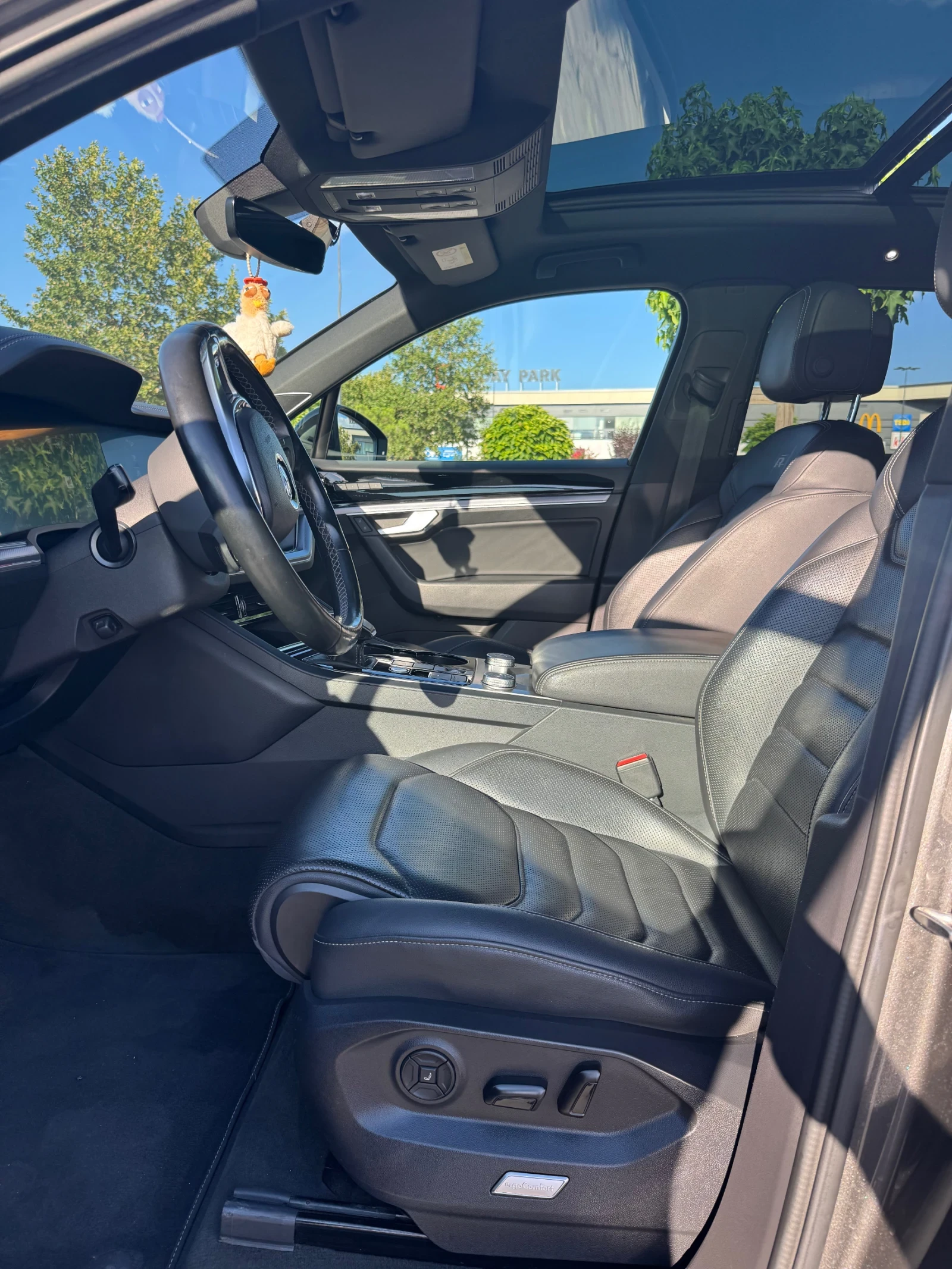VW Touareg R Line Black Edition, снимка 9 - Автомобили и джипове - 55384593