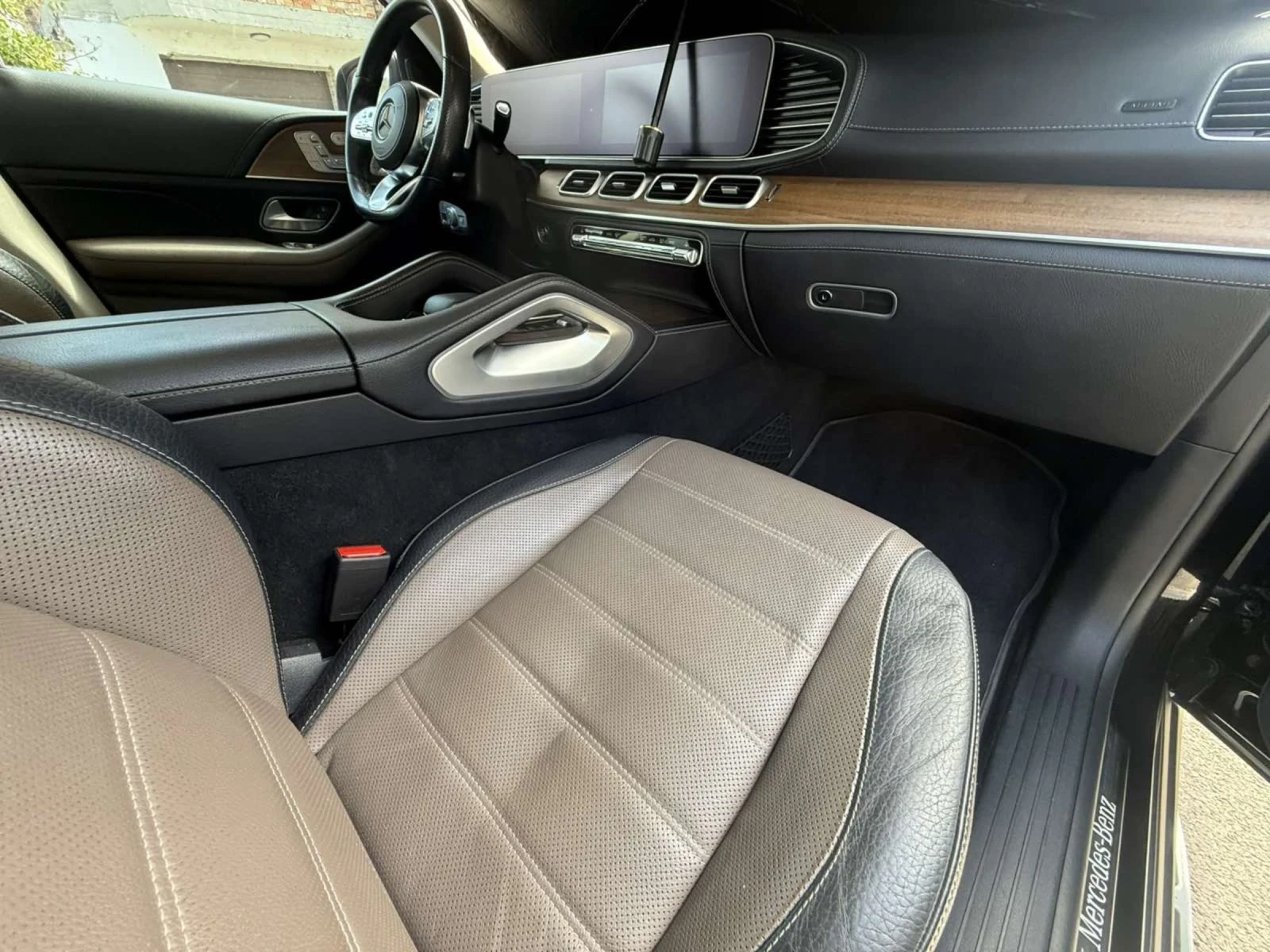 Mercedes-Benz GLS 400 Закупен нов !!AMG.120tkm...., снимка 12 - Автомобили и джипове - 55377457