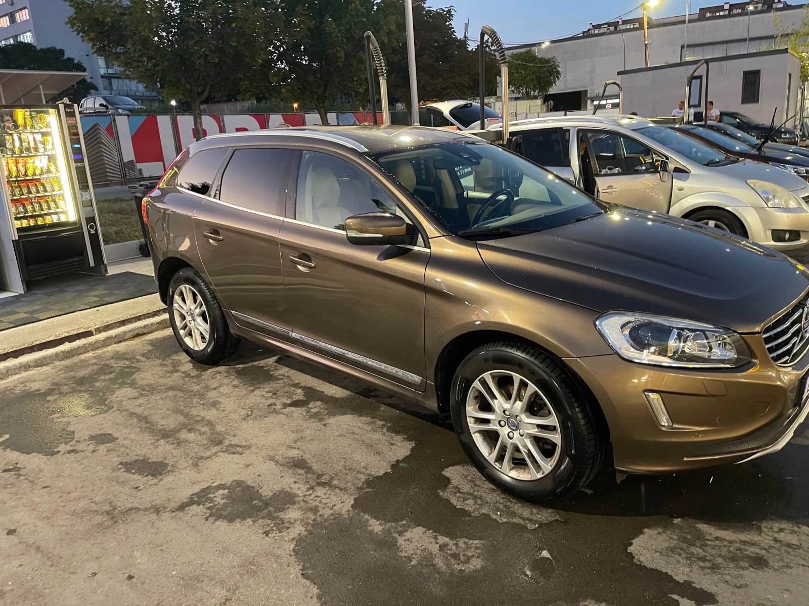 Volvo XC60, снимка 2 - Автомобили и джипове - 55770913