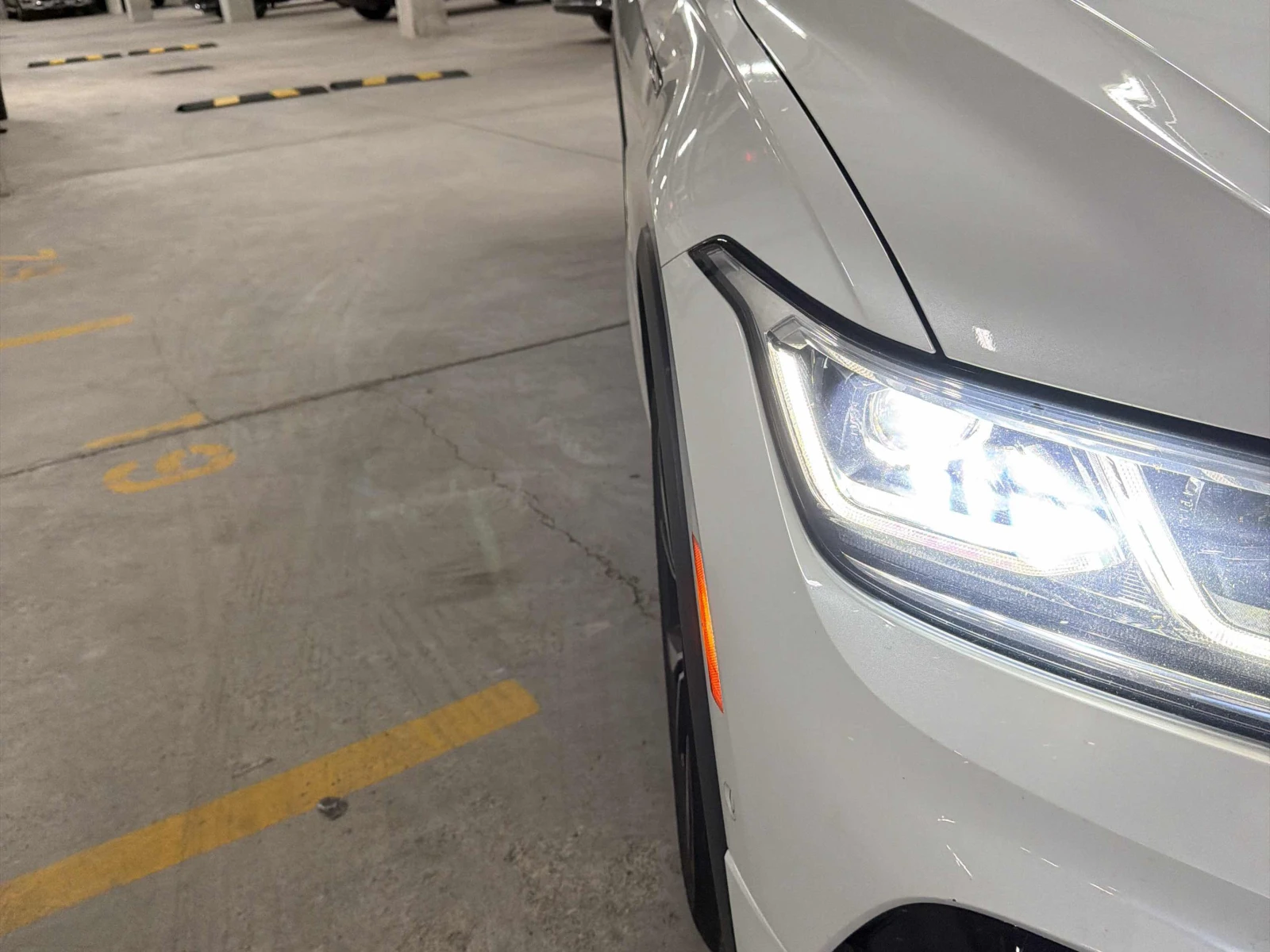 VW Tiguan Highline RLine/360/DIS/FENDER/ОБДУХВАНЕ/АВТОКРЕДИТ, снимка 15 - Автомобили и джипове - 55939210