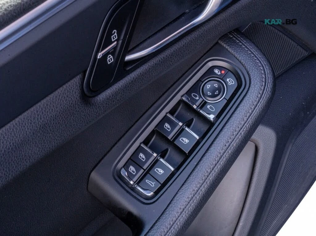 Porsche Macan * CarPlay * АвтоКредит* (ЦЕНА ДО БГ), снимка 17 - Автомобили и джипове - 56273833