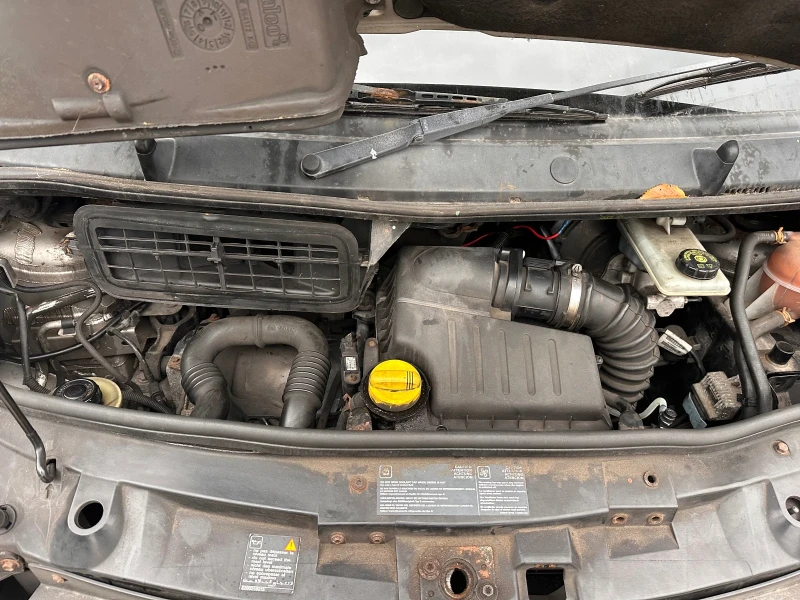 Renault Trafic 2.0dci 115, снимка 7 - Бусове и автобуси - 52659885