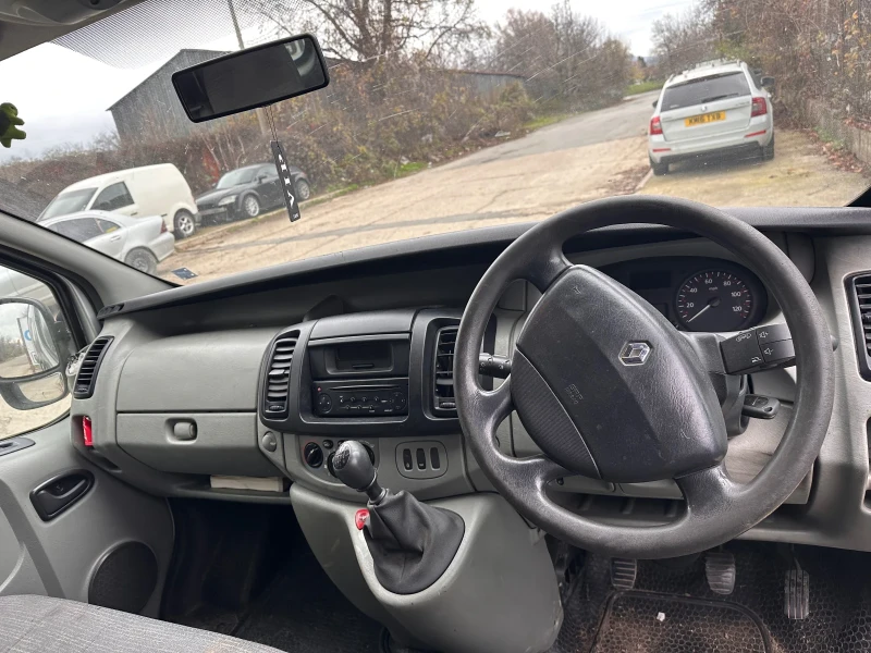 Renault Trafic 2.0dci 115, снимка 9 - Бусове и автобуси - 52659885