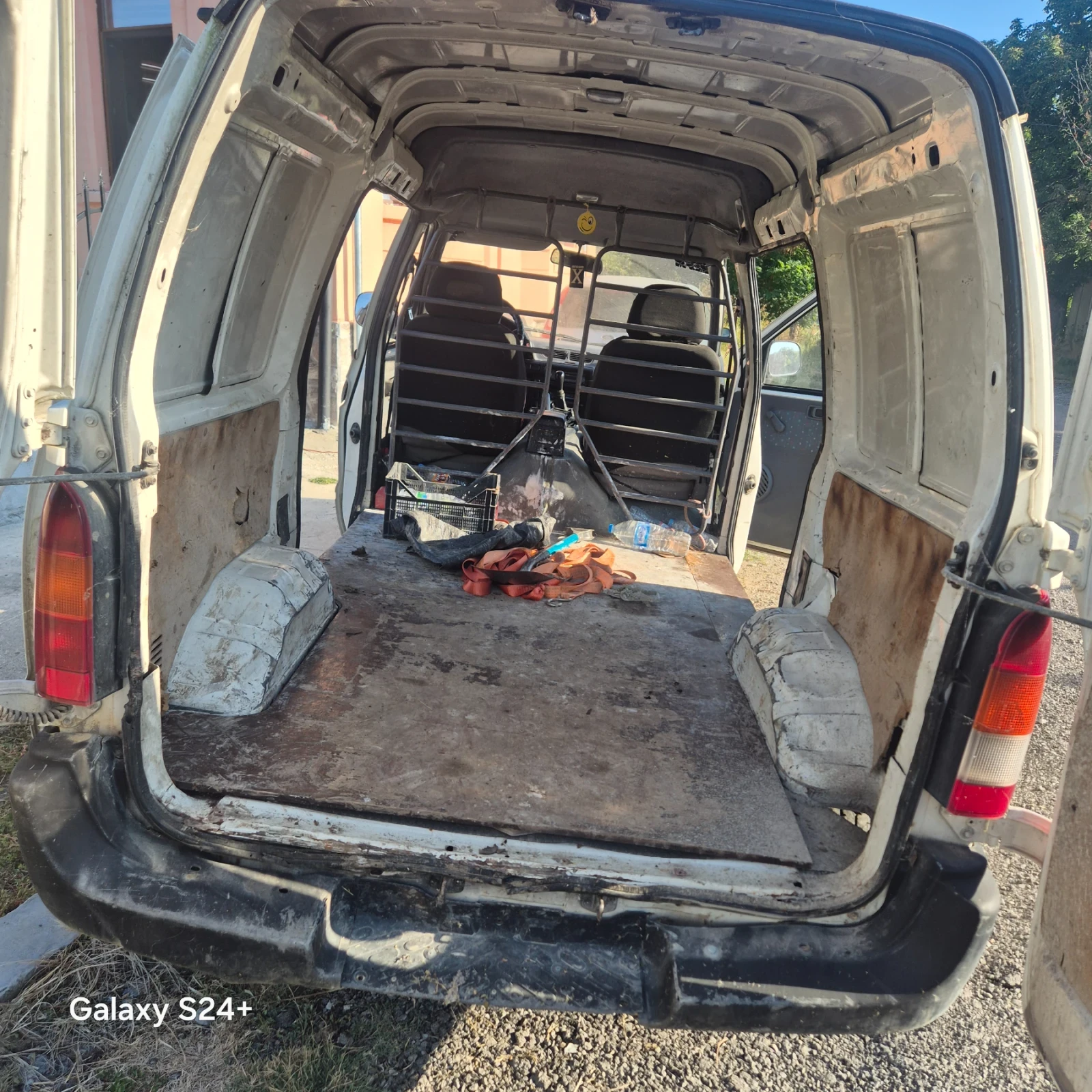 Nissan Vanette, снимка 6 - Бусове и автобуси - 55660631