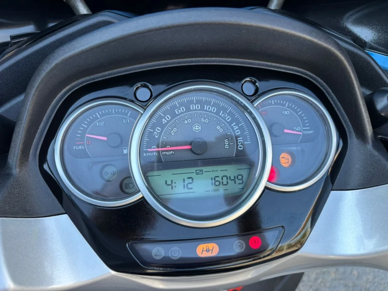 Piaggio Mp3 300i LT Yourban , снимка 8 - Мотоциклети и мототехника - 51619926