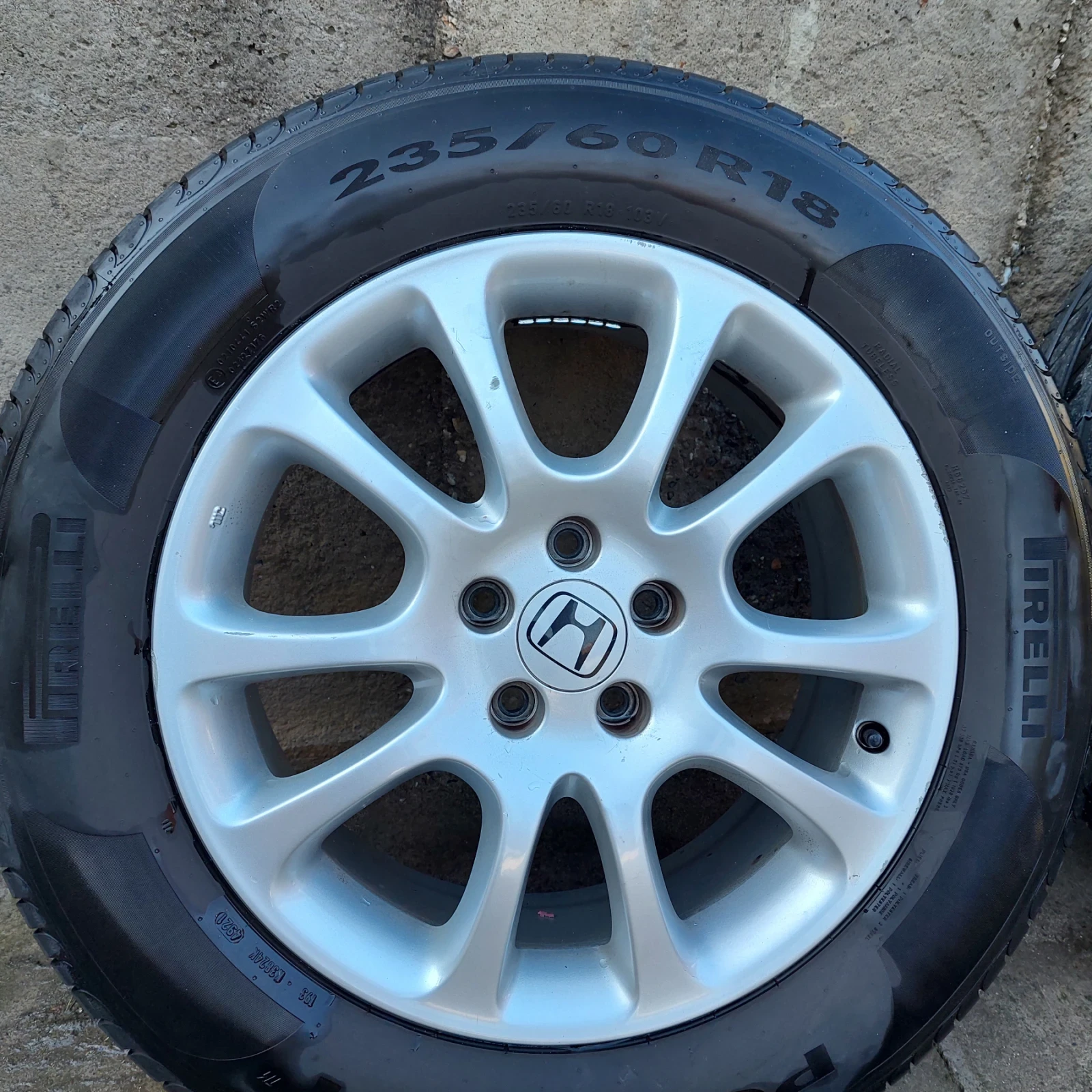 Гуми с джанти Pirelli 235/60R18, снимка 5 - Гуми и джанти - 53839370