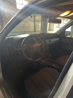 Mercedes-Benz E 220 220 CDi, снимка 8