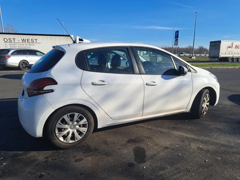 Peugeot 208, снимка 3 - Автомобили и джипове - 48446004