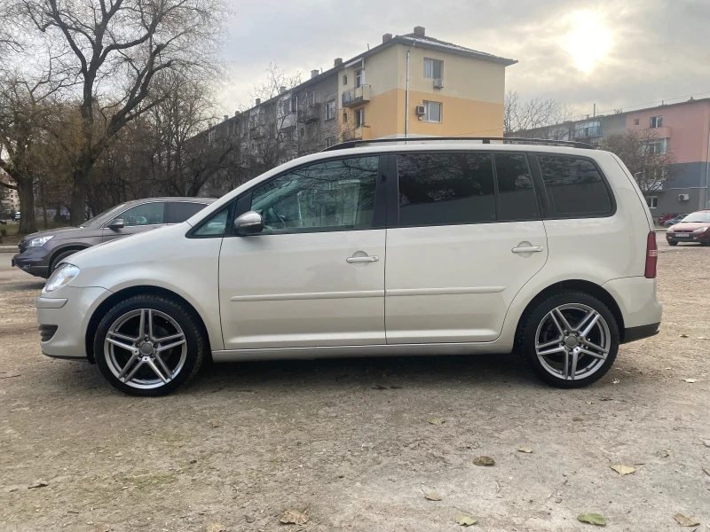 VW Touran 1.9TDI 6ск., снимка 4 - Автомобили и джипове - 48773394