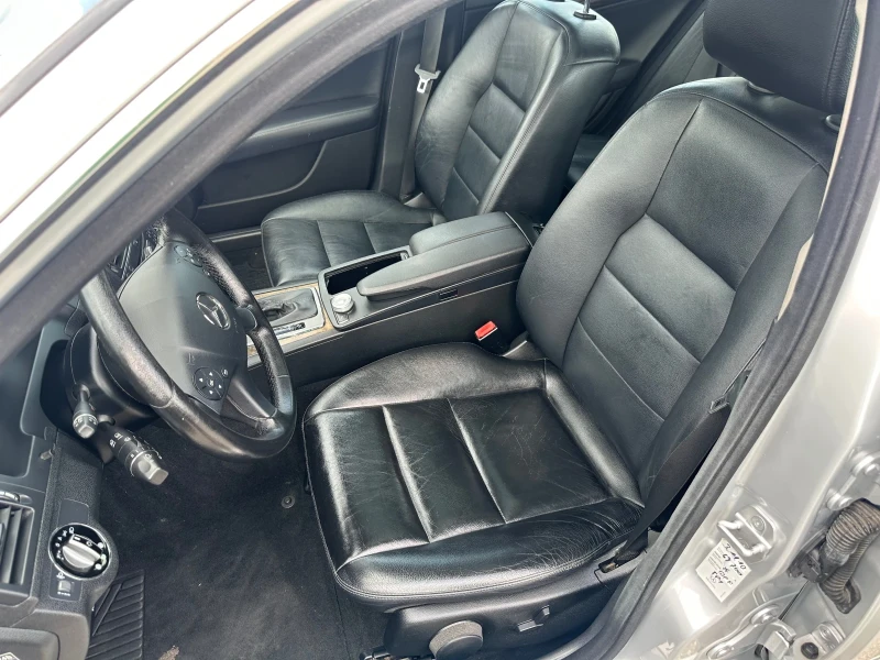 Mercedes-Benz C 220 Avantgarde , снимка 10 - Автомобили и джипове - 50523946
