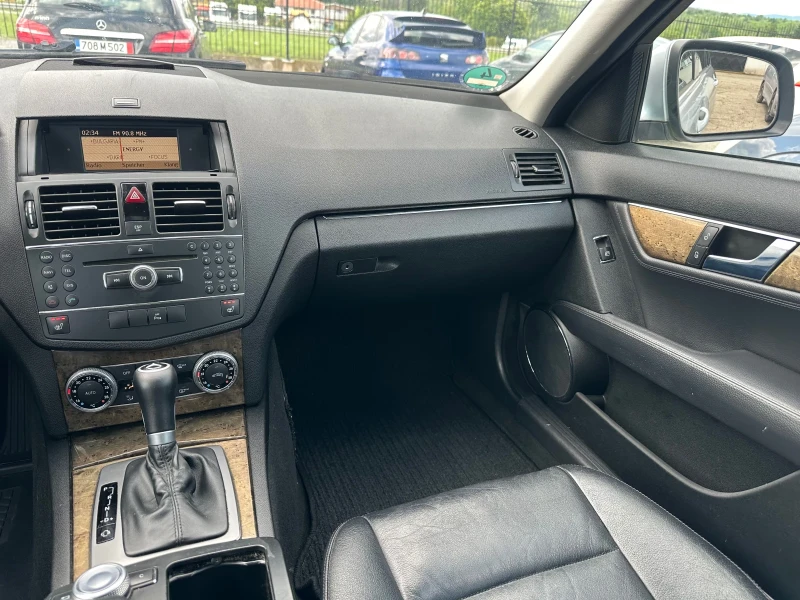 Mercedes-Benz C 220 Avantgarde , снимка 9 - Автомобили и джипове - 50523946