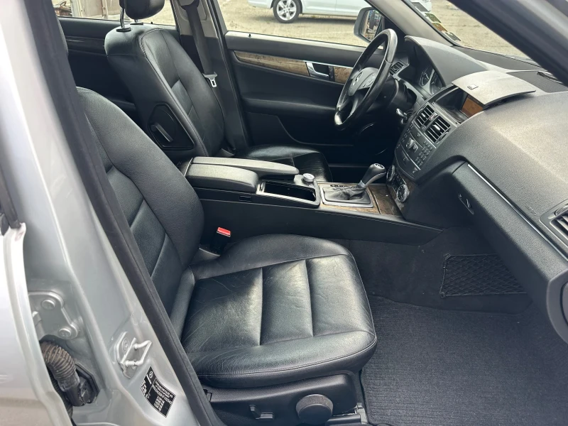 Mercedes-Benz C 220 Avantgarde , снимка 12 - Автомобили и джипове - 50523946