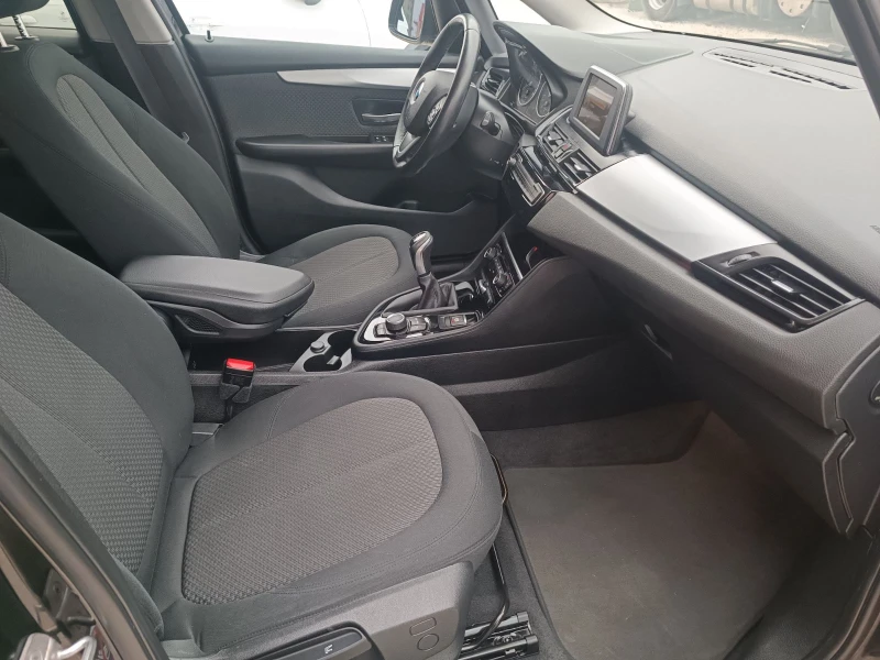 BMW 218 2.0 d 150кс Уникат, снимка 10 - Автомобили и джипове - 52576018