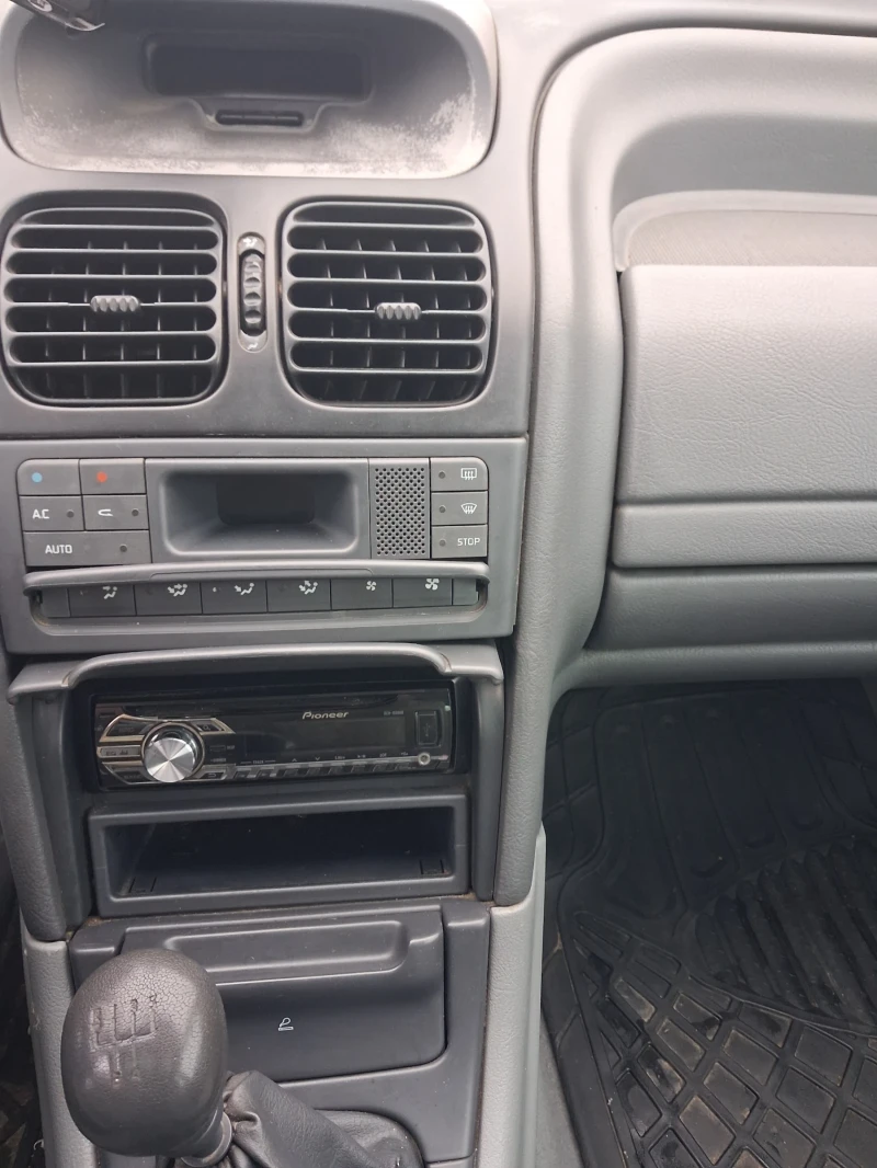 Renault Laguna, снимка 6 - Автомобили и джипове - 53200425