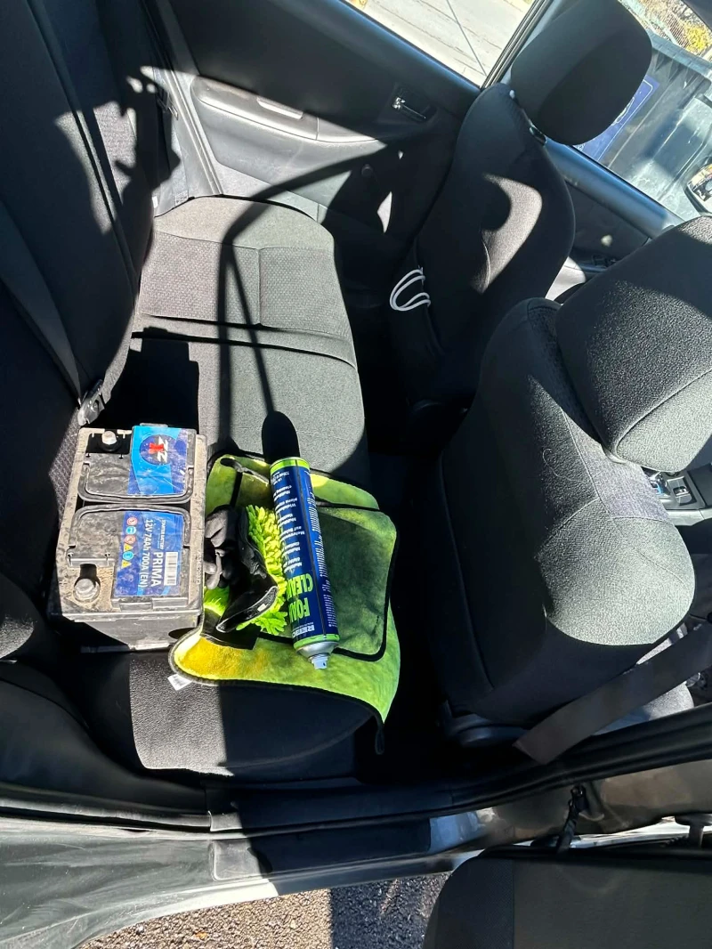 Toyota Corolla 1.4 D4D AUTO, снимка 10 - Автомобили и джипове - 53396297