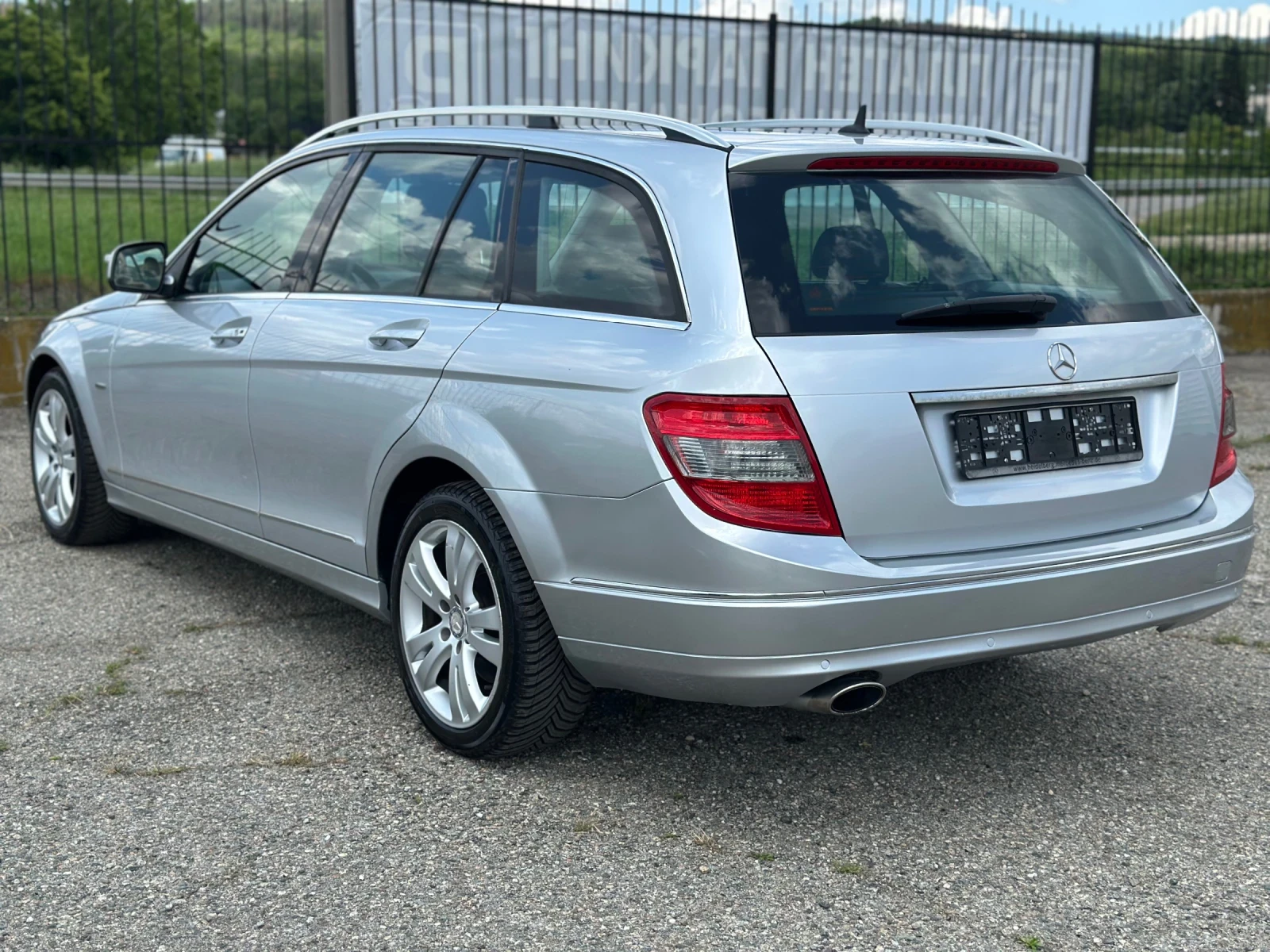 Mercedes-Benz C 220 Avantgarde  - изображение 5