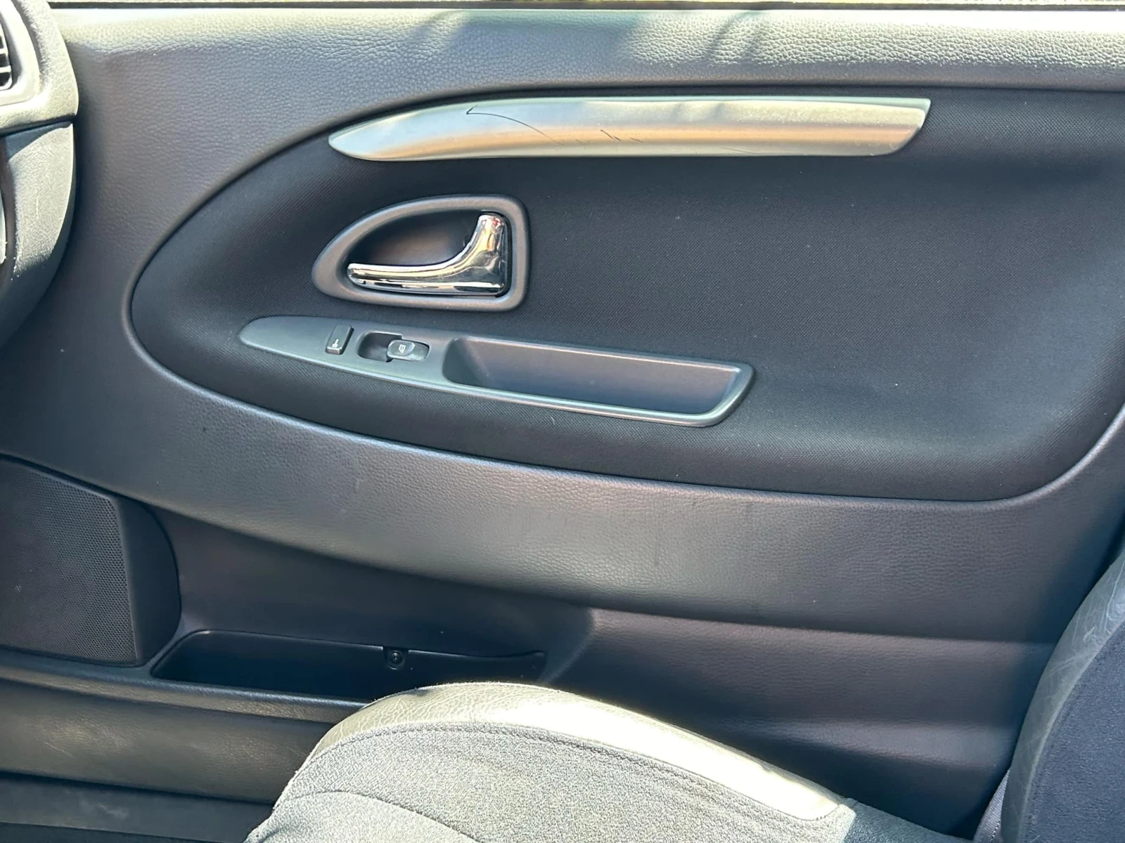Volvo V40 1.9 - изображение 9