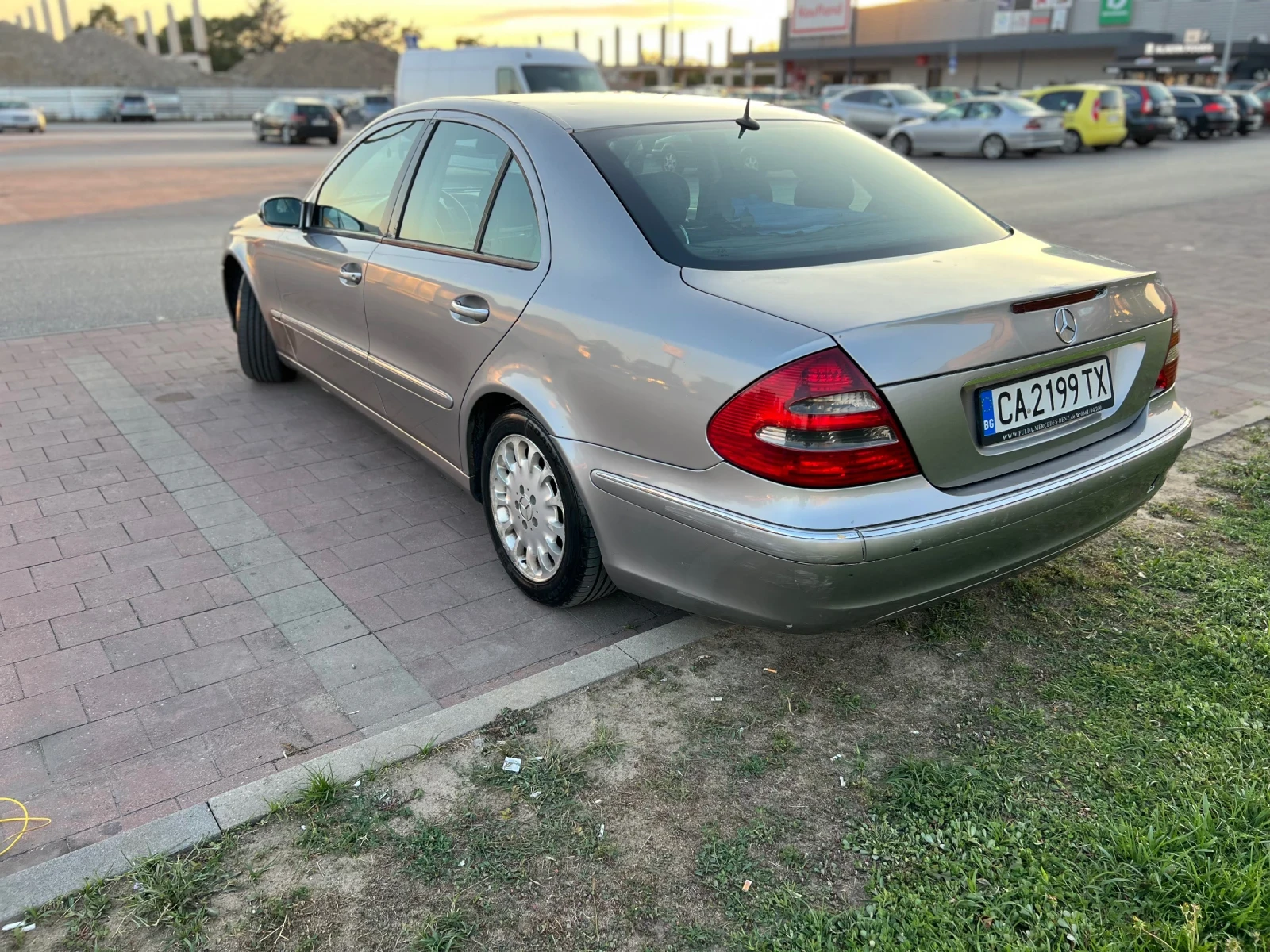 Mercedes-Benz E 220  - изображение 4