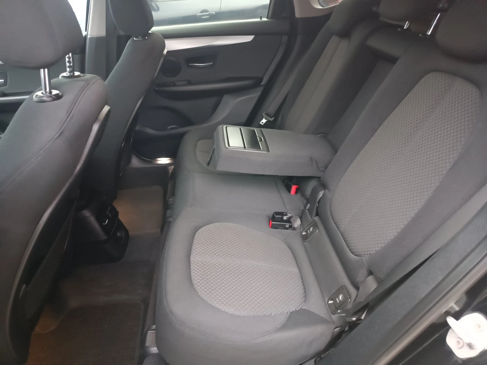 BMW 218 2.0 d 150  | Mobile.bg   12