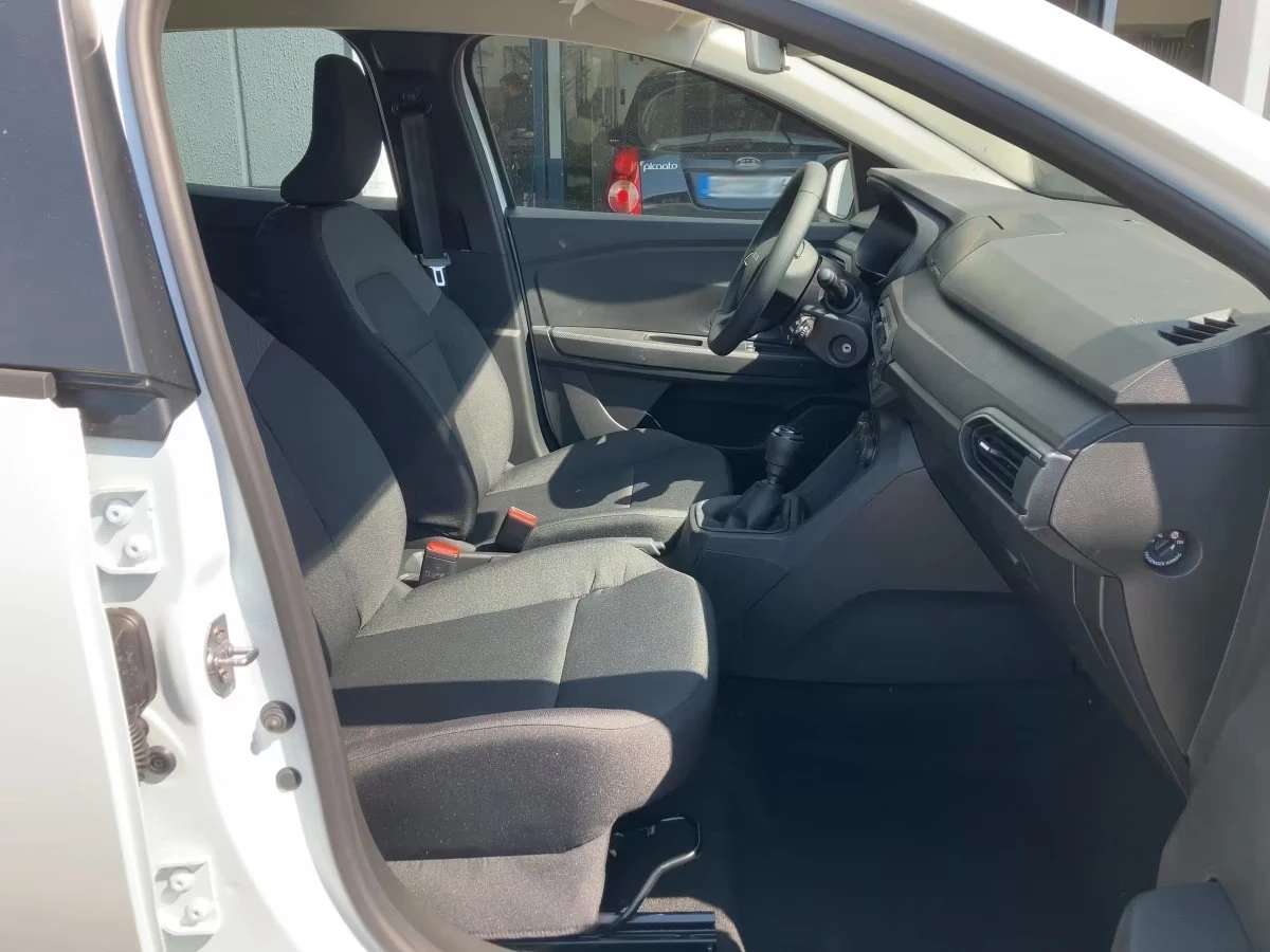 Dacia Sandero НОВ!/SCe65/67HP/ESSENTIAL/LED/L.ASSIST/829g - изображение 7