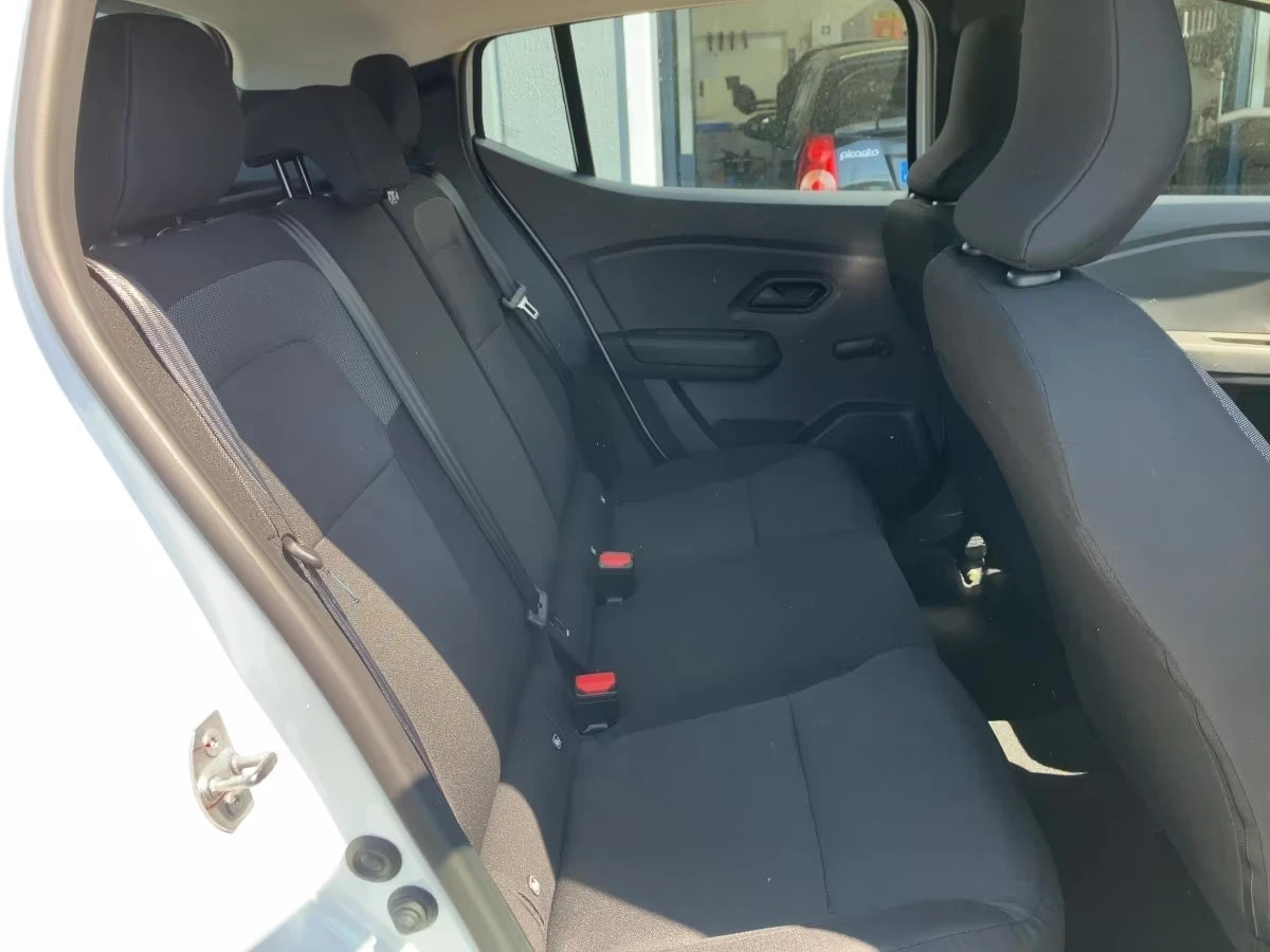 Dacia Sandero НОВ!/SCe65/67HP/ESSENTIAL/LED/L.ASSIST/829g - изображение 8