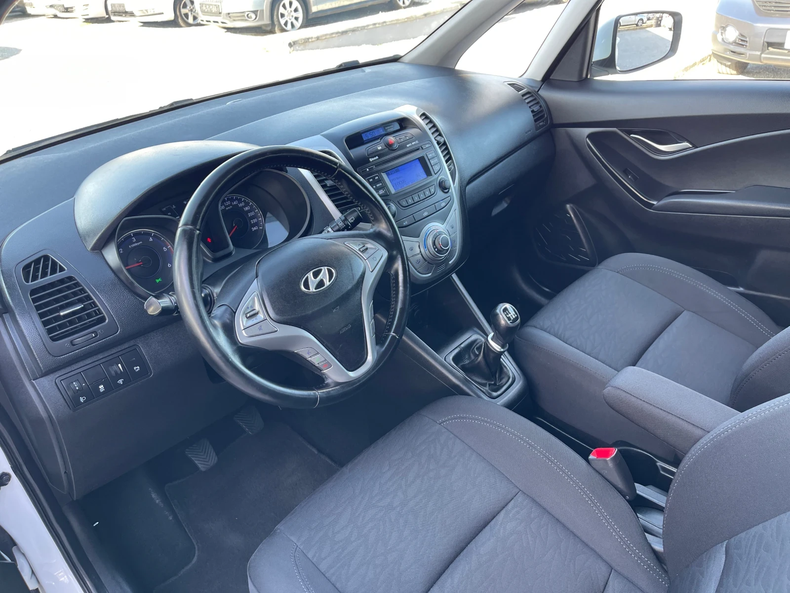 Hyundai Ix20 UNIKAT! Euro-5!! Лизинг!!!, снимка 8 - Автомобили и джипове - 53818983