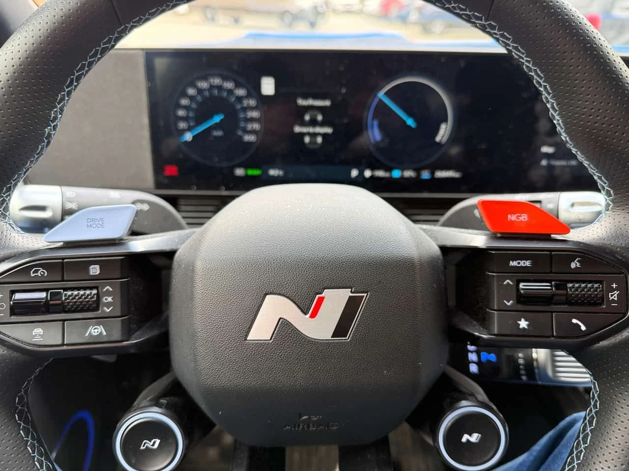 Hyundai Ioniq 5 * AWD * CARFAX * ДИСТРОНИК * 2 КЛЮЧА * KEYLESS, снимка 15 - Автомобили и джипове - 54039253