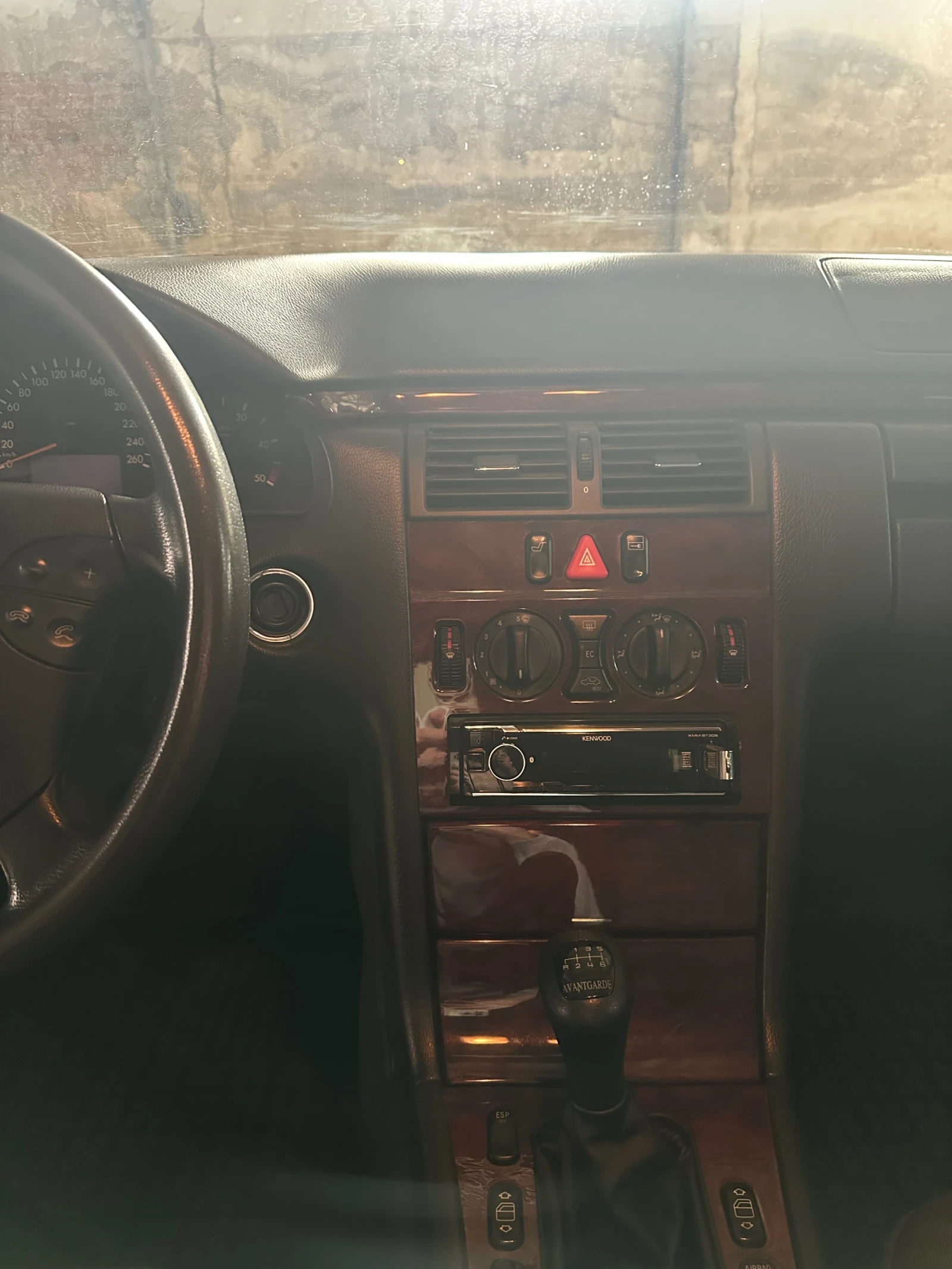 Mercedes-Benz E 220 220 CDi, снимка 9 - Автомобили и джипове - 54068901