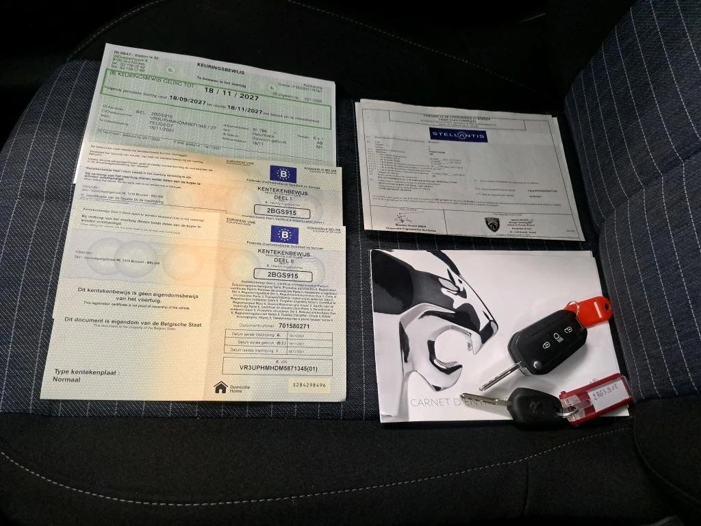 Peugeot 208 1.2i Like, снимка 11 - Автомобили и джипове - 54136019