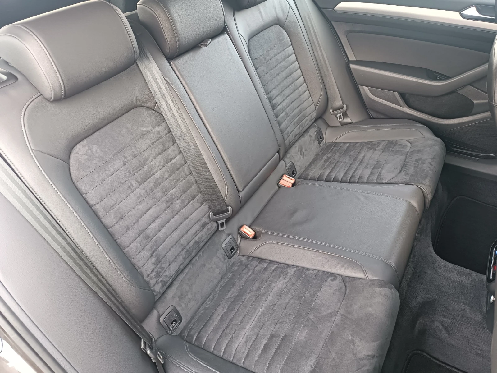 VW Passat * KEY LESS* DIGITAL* FULL ASSIST* , снимка 7 - Автомобили и джипове - 54259719